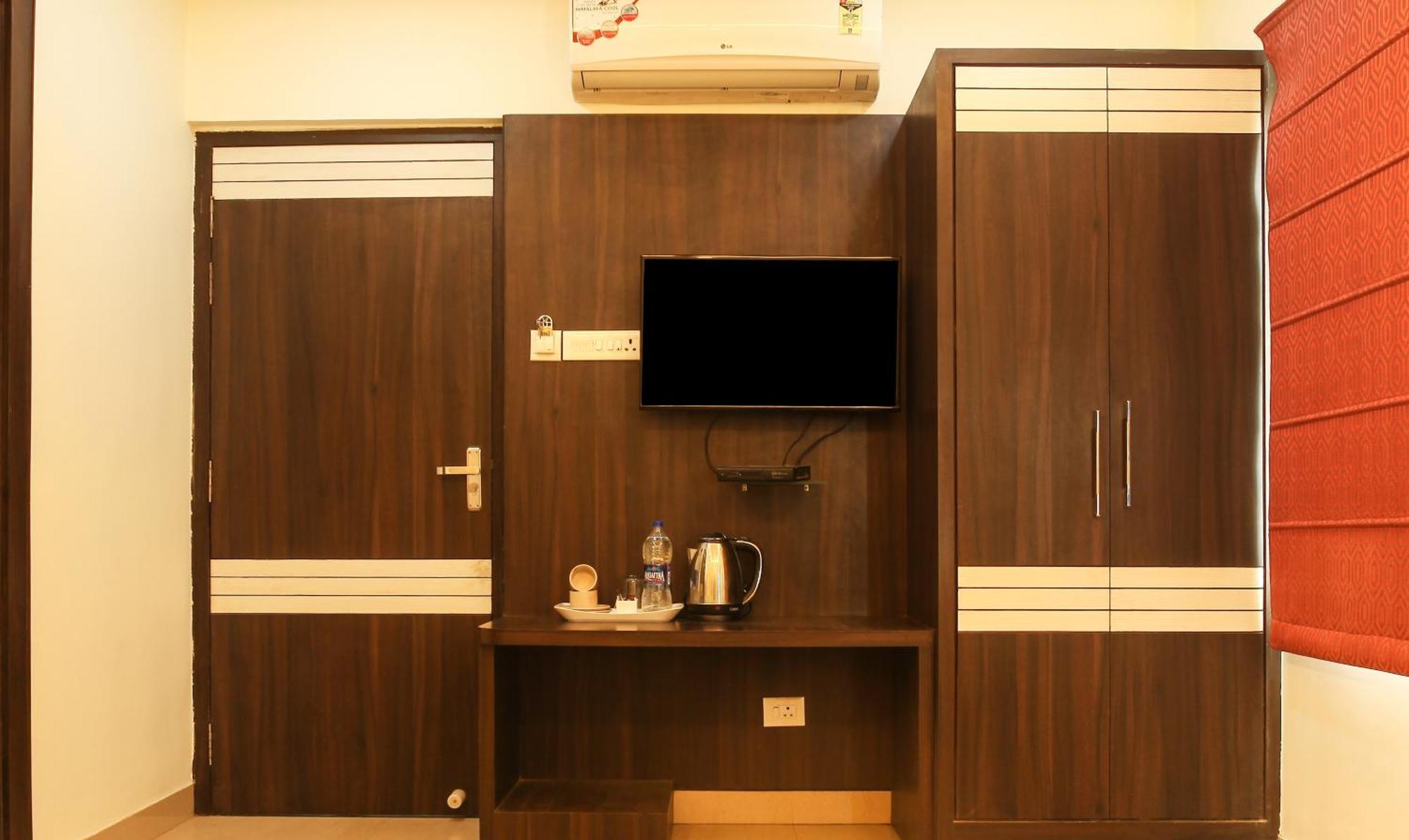 Hotel Janki International Sigra 2 Km From Kashi Vishwanath Temple فاراناسي المظهر الخارجي الصورة