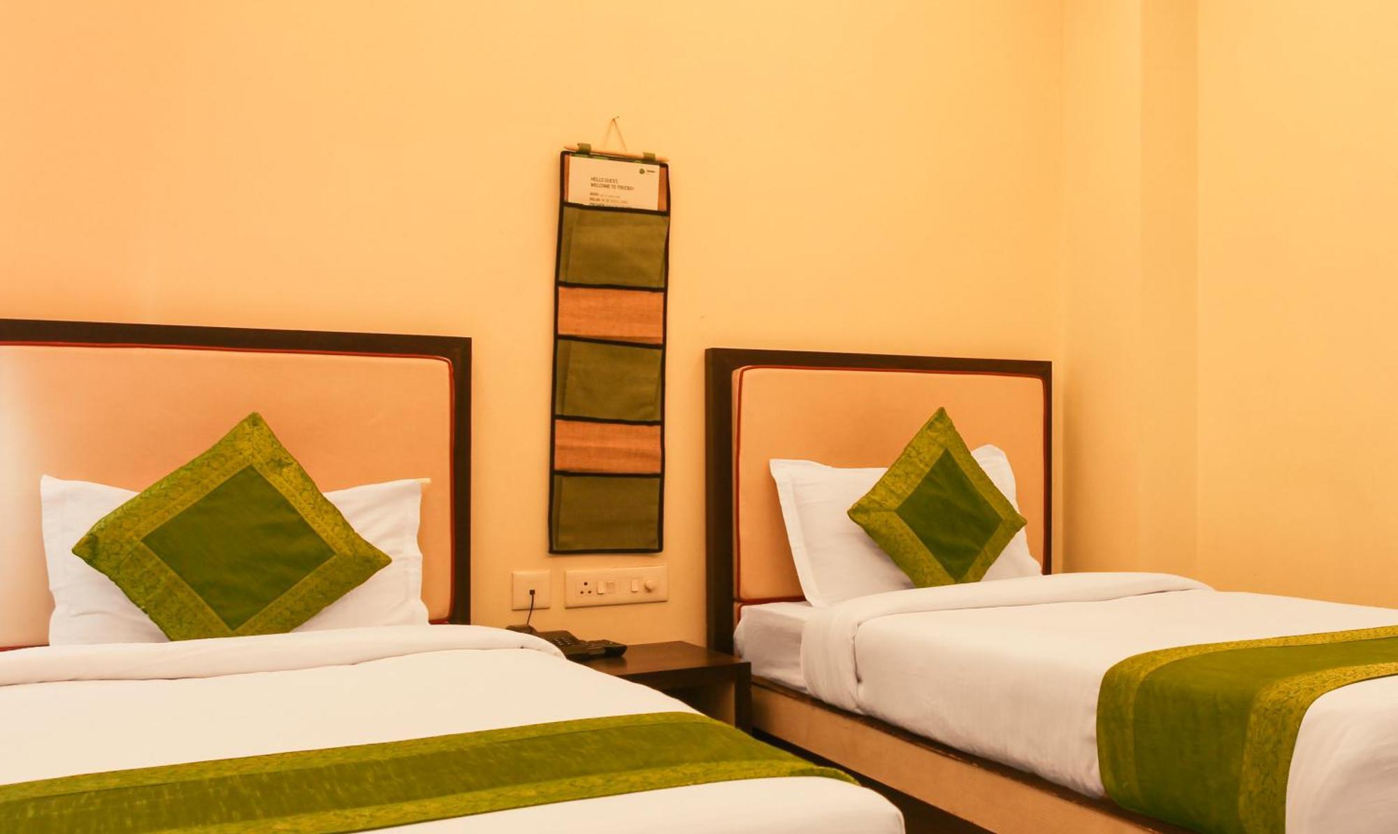 Hotel Janki International Sigra 2 Km From Kashi Vishwanath Temple فاراناسي المظهر الخارجي الصورة