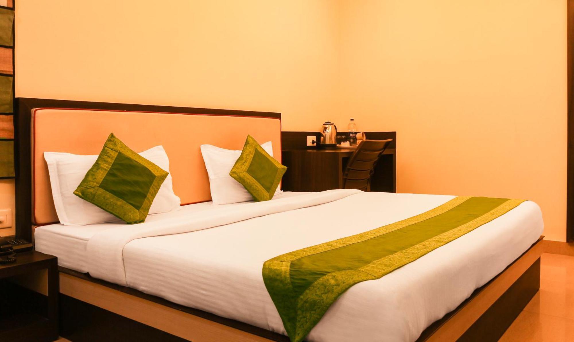 Hotel Janki International Sigra 2 Km From Kashi Vishwanath Temple فاراناسي المظهر الخارجي الصورة