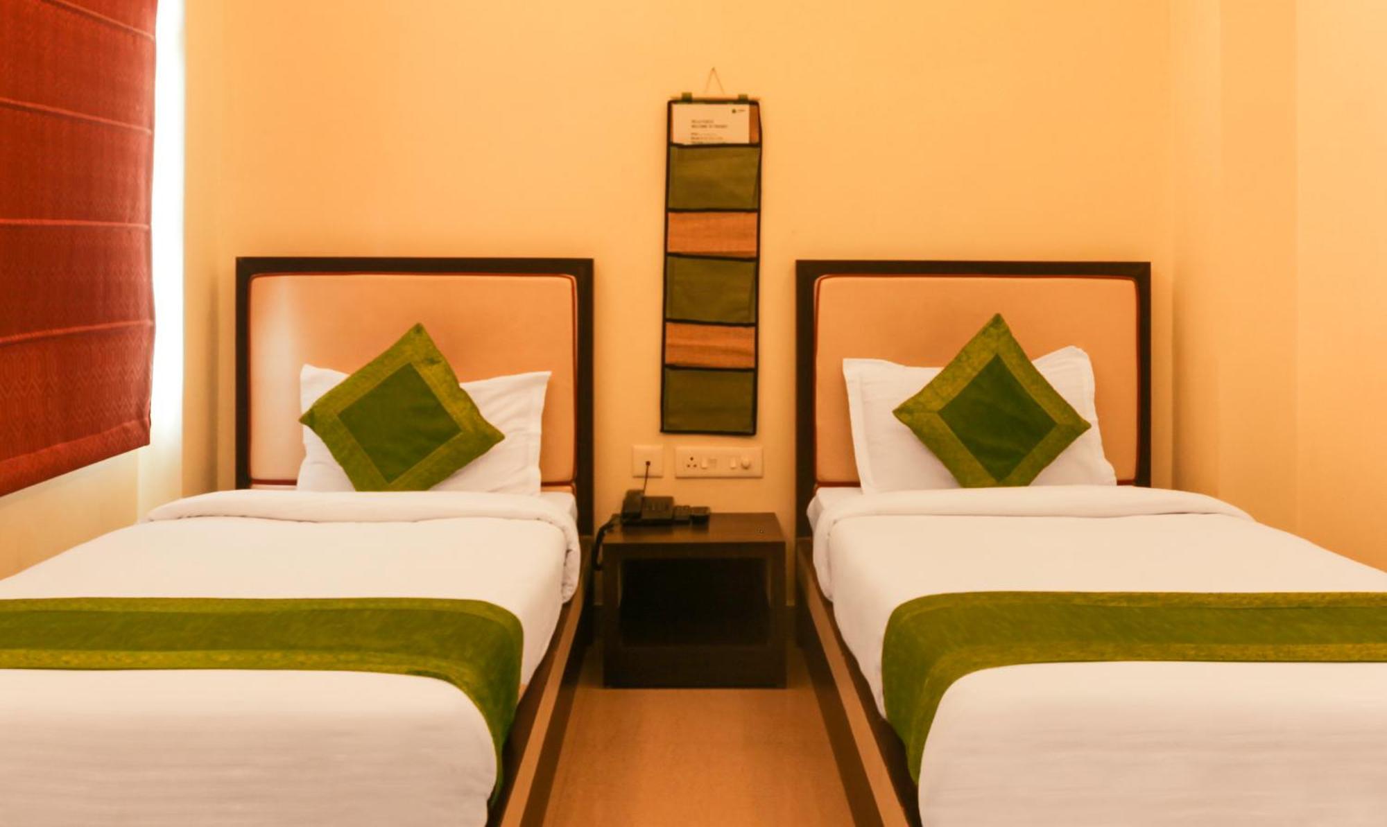 Hotel Janki International Sigra 2 Km From Kashi Vishwanath Temple فاراناسي المظهر الخارجي الصورة