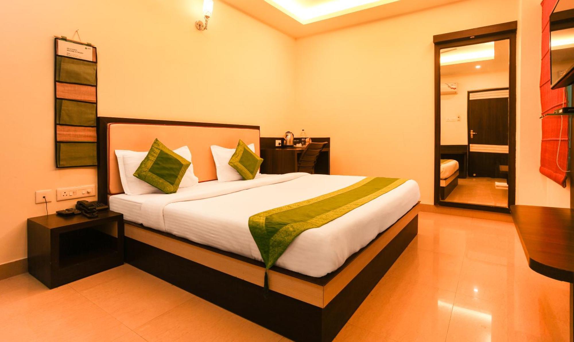 Hotel Janki International Sigra 2 Km From Kashi Vishwanath Temple فاراناسي المظهر الخارجي الصورة