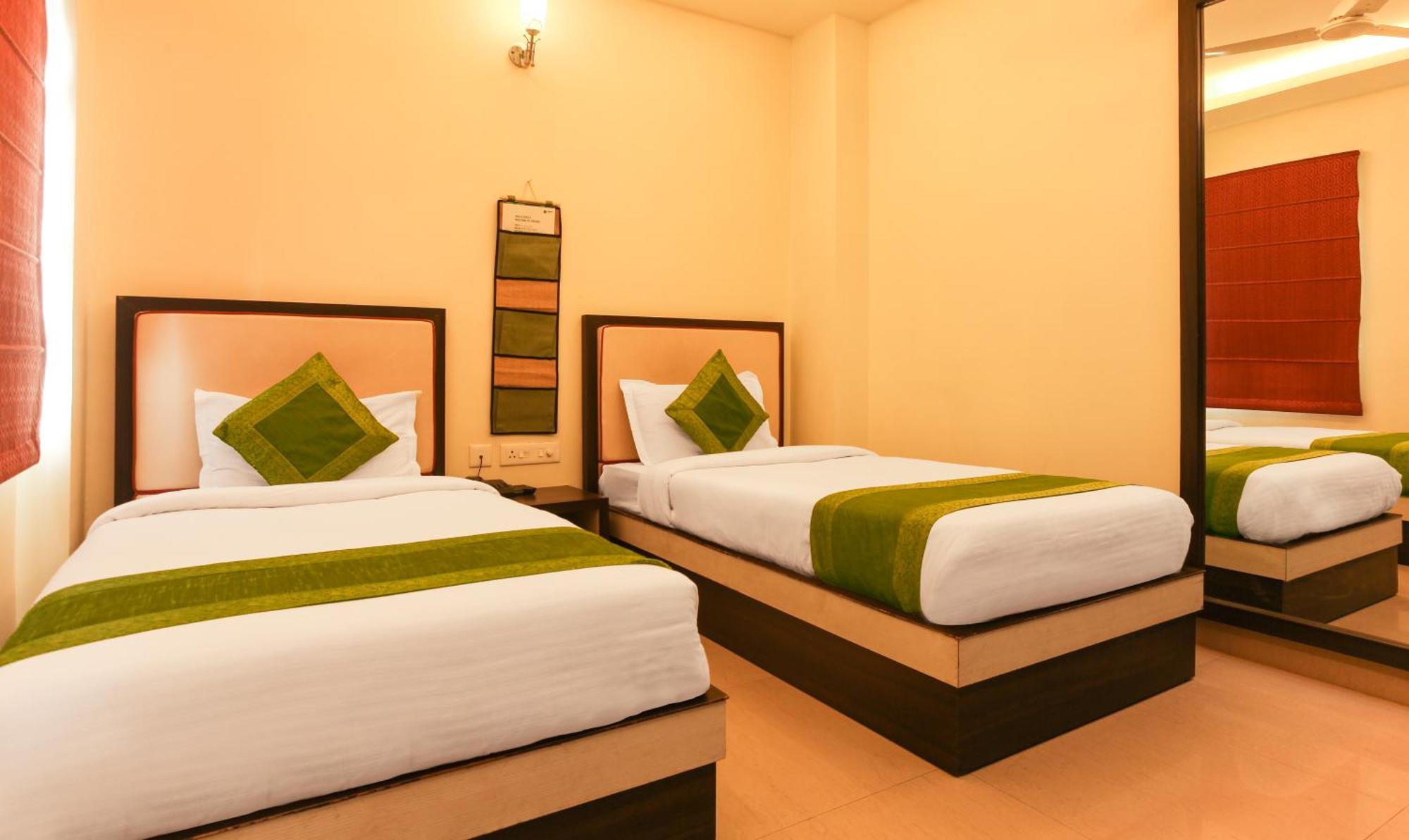 Hotel Janki International Sigra 2 Km From Kashi Vishwanath Temple فاراناسي المظهر الخارجي الصورة