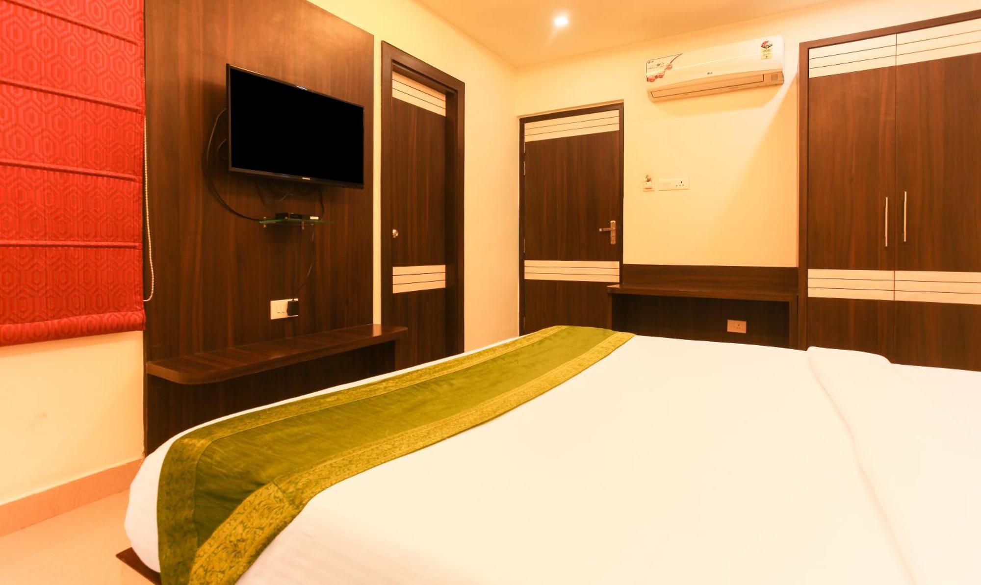 Hotel Janki International Sigra 2 Km From Kashi Vishwanath Temple فاراناسي المظهر الخارجي الصورة