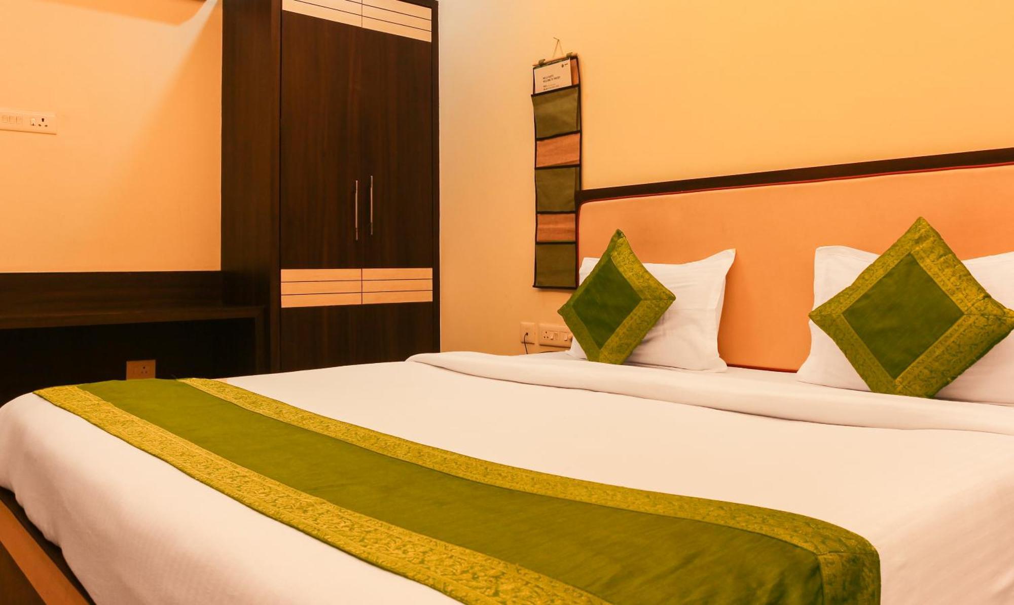 Hotel Janki International Sigra 2 Km From Kashi Vishwanath Temple فاراناسي المظهر الخارجي الصورة