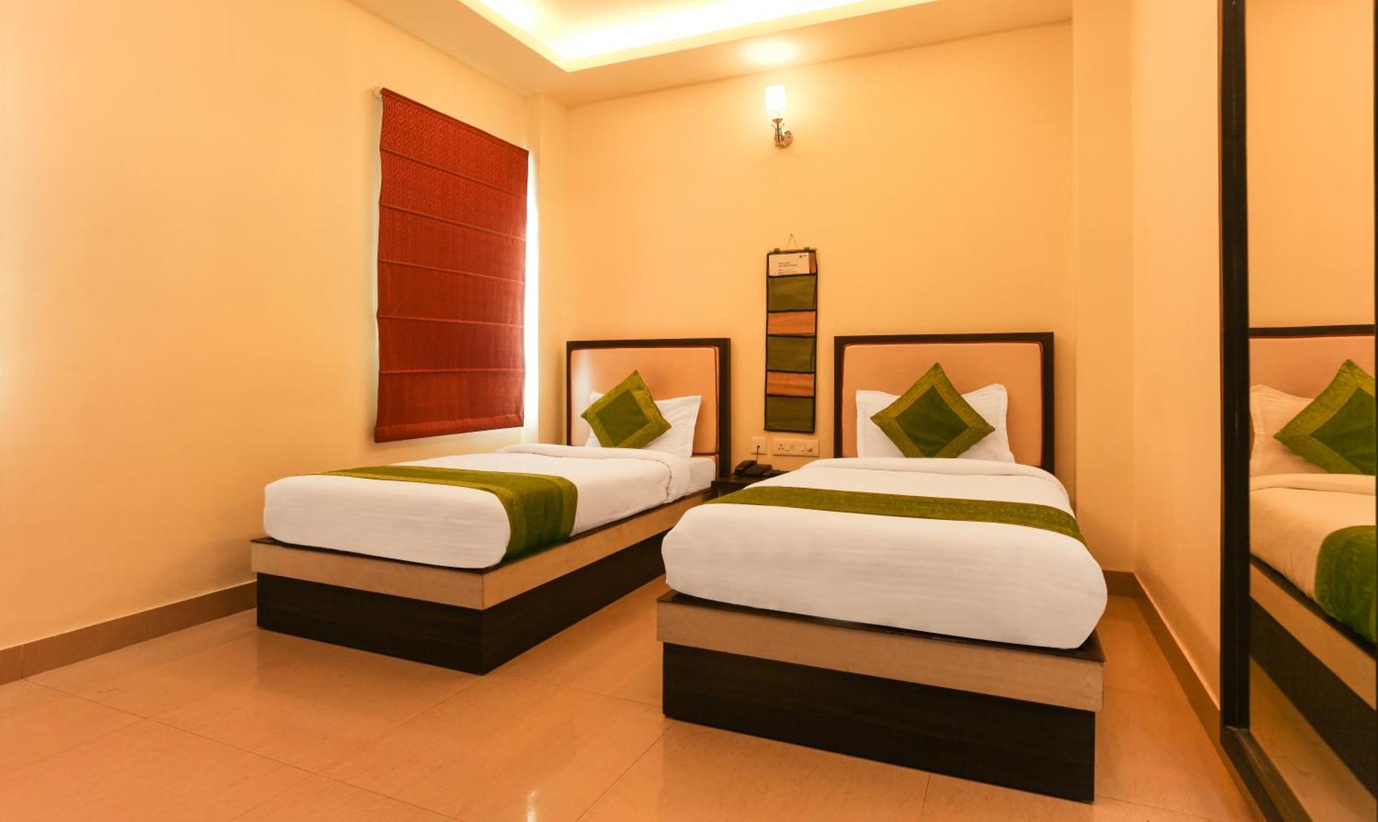Hotel Janki International Sigra 2 Km From Kashi Vishwanath Temple فاراناسي المظهر الخارجي الصورة
