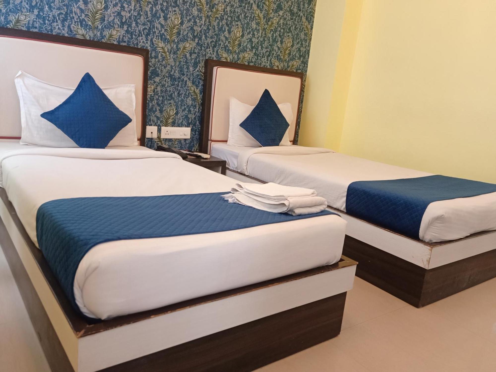Hotel Janki International Sigra 2 Km From Kashi Vishwanath Temple فاراناسي المظهر الخارجي الصورة
